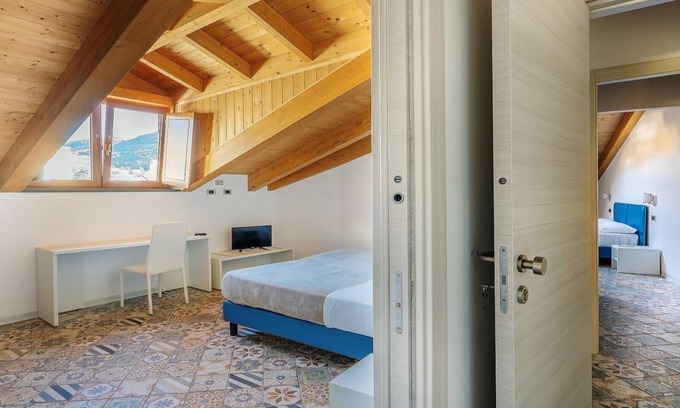 Vico Equense Apartment | Historic Apartment with Jacuzzi and Pet-Friendly Amenities