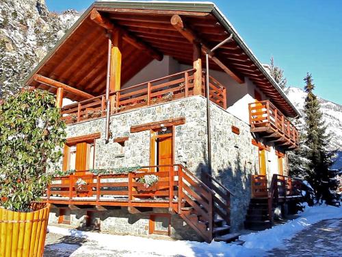 Antey-Saint-Andre Apartment | Unforgettable Stay at Belvilla by OYO Chalet Antey Grande Diciotto