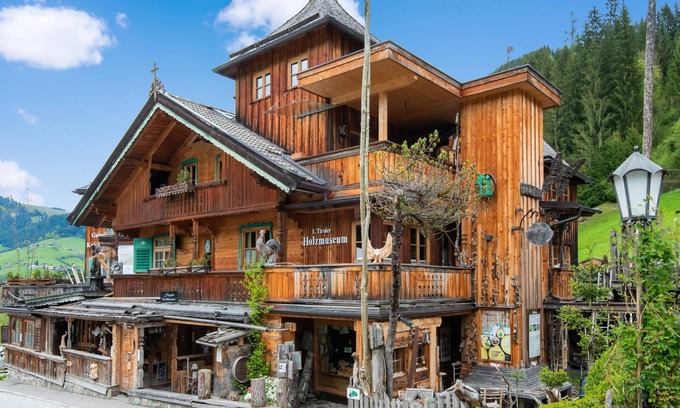 Auffach Apartment | Cozy Apartment in Auffach-Wildschönau with Breakfast Included