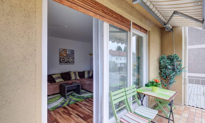 Hochzoll Apartment | Top-Rated Apartment in Augsburg Hochzoll Süd with Pool