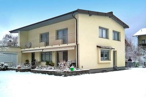 Axams Apartment | Family-Friendly Holiday Flat in Axams with High Ratings