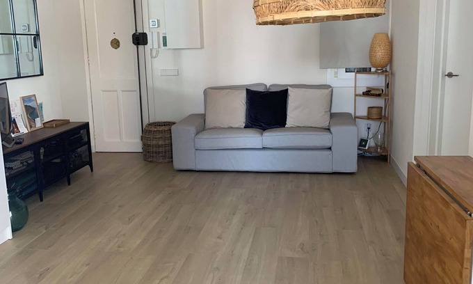 Sants Apartment | Apartment in Barcelona ideal for couples. 10 minutes walking from Sants station!