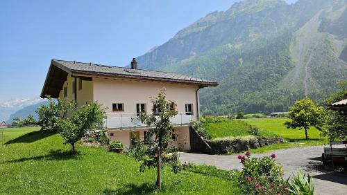 Brienz Apartment | Cozy Apartment in Brienz - Family-Friendly with High Ratings