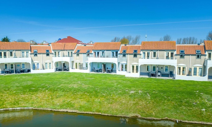 Brouwershaven Apartment | Cozy Apartment Near Grevelingenmeer with Pool & Breakfast