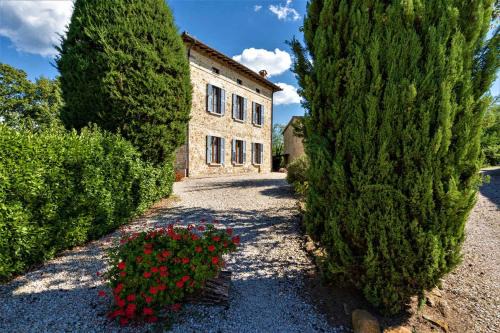 Pievescola Apartment | Family-Friendly Apartment in Casole d'Elsa - Highly Rated