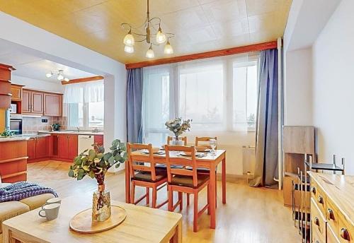 Podebrady Apartment | Prime Apartment in Poděbrady: 4-Star with Hot Tub Access
