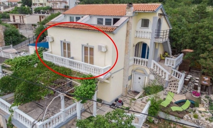 Klanfari Apartment | Seaview Apartment in Crikvenica with Terrace & Free WiFi