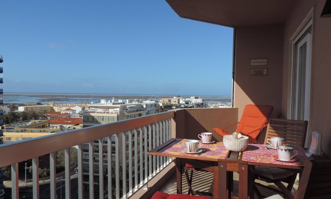 Se Apartment | Scenic Apartment in Downtown Faro with Oceanfront Views