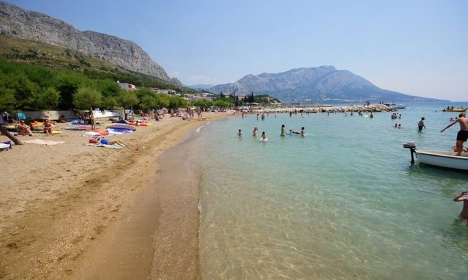 Duce Apartment | Seaside Apartment in Duće with Terrace and Ocean View