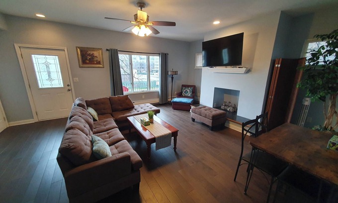 Buffalo Apartment | Comfortable Apartment in Elmwood Village with Ocean View