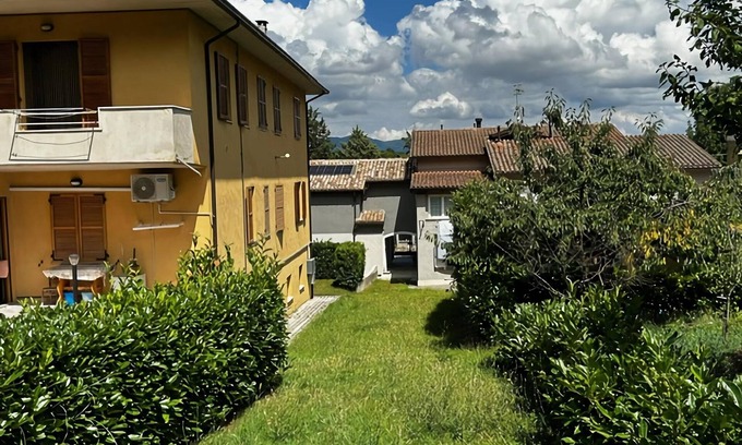 Esanatoglia House | Apartment in Esanatoglia near Apennines Trails