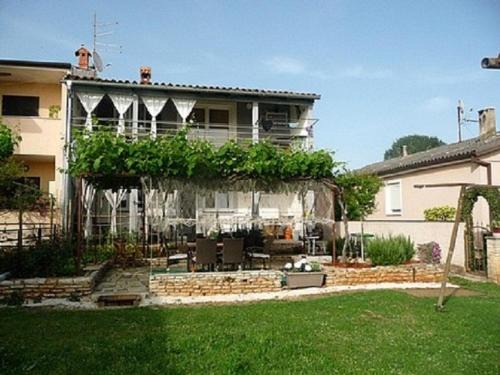 Fazana Apartment | Modern Apartment in Fažana with Terrace and WiFi Access