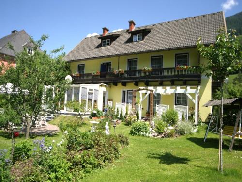 Feld am See Apartment | Lake Access Apartment in Feld am See, Pet-Friendly Retreat