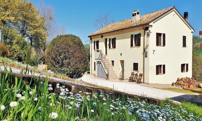 Filottrano Cottage | Relaxing Retreat at Belvilla by OYO Casale degli Ulivi