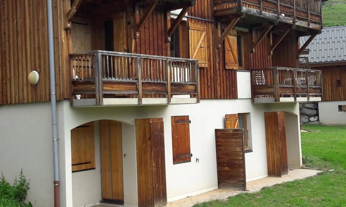Saint-Jean-d'Arves Apartment | Apartment in the Sybelles ski area, in Saint Jean d 'Arves