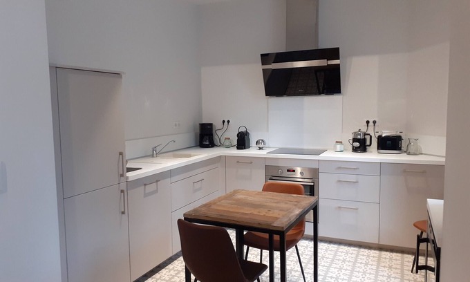 Savigny-les-Beaune Apartment | Cozy Apartment Amidst Vineyards - Leonce Bocquet
