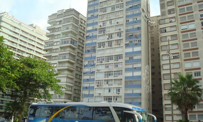 Embare Apartment | Prime Apartment with Ocean View at Embaré Santos Beach