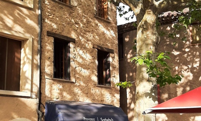 Tourtour Apartment | Historic Apartment with Pool and Spa in Tourtour