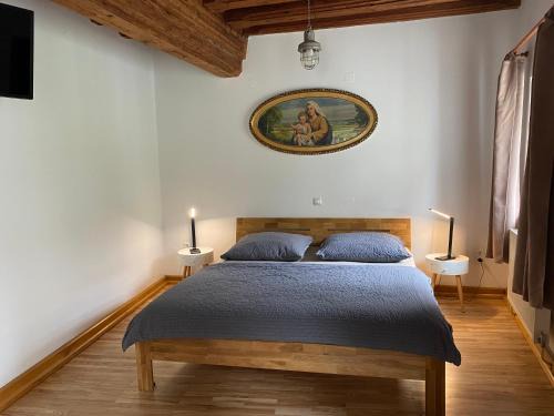 Gmunden Apartment | Historic Town House Apartment - Family-Friendly Retreat