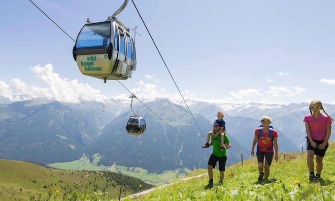 Schonbach Apartment | Top-Rated Apartment in Neukirchen with BBQ and Kitchen