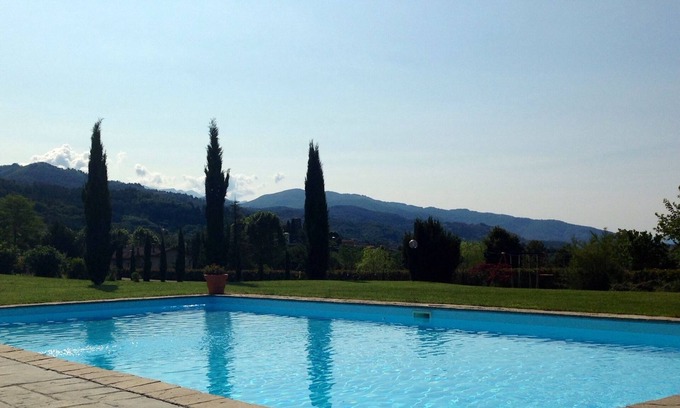 Villa Collemandina Apartment | Premium Apartment in Villa Toscana with Pool & Dining Options