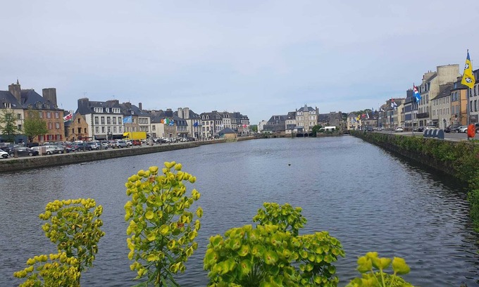 Landerneau Apartment | Convenient Apartment in Landerneau Town Center