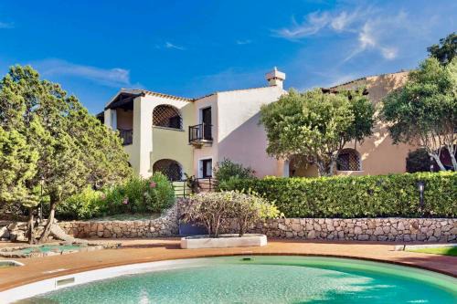 Liscia di Vacca Apartment | Pet-Friendly Apartment in Liscia di Vacca, Sardinia