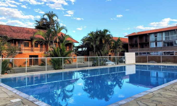Maranduba Apartment | Oceanfront Apartment in Maranduba with Pool & Breakfast