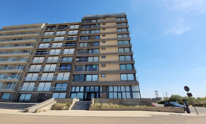 Westende Apartment | Apartment in Middelkerke with Sea Views