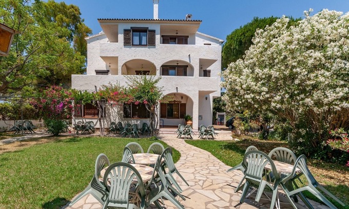 Miami Platja Apartment | Pet-Friendly Retreat at Belvilla by OYO Nobis Los Pinos