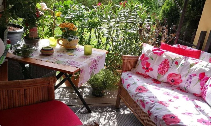 Neusass Old Town House | Apartment in Neusäß with Barbecue and Wifi