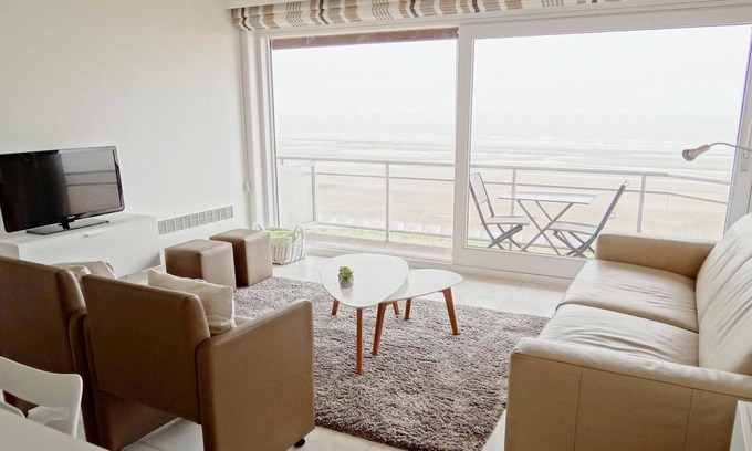 Nieuwpoort-aan-Zee Apartment | Scorpio BI 0602: Oceanfront Oasis with Spectacular Views