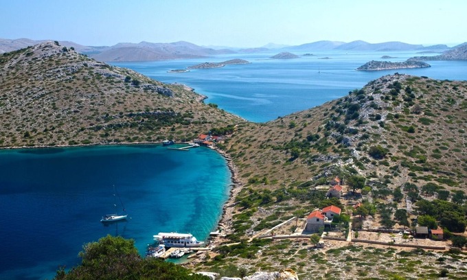 Nin Apartment | Ideal Apartment in Nin with Terrace and Oceanfront Views