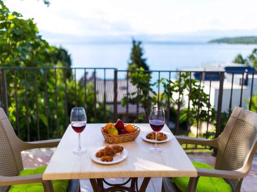 Njivice Apartment | Budget-Friendly Family Apartment in Njivice, Island Krk