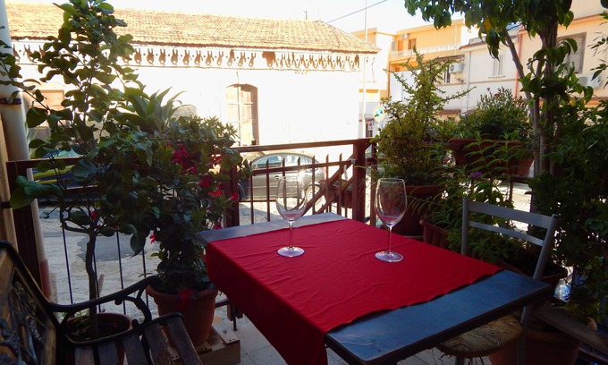 Noto Apartment | Charming Noto Apartment: Oceanfront Retreat with Perfect Score