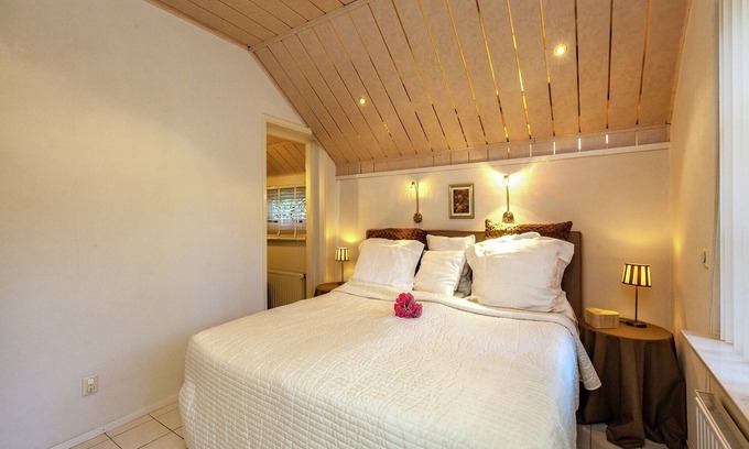 Oostkapelle Apartment | Relaxing Apartment with Ocean View in a Peaceful Area