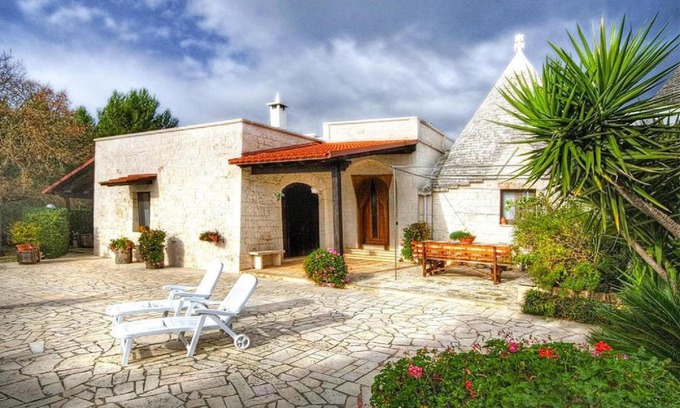 Specchiaruzzo Apartment | Explore Ostuni: Cozy Apartment with Terrace & Amenities