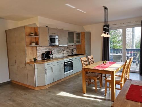 Gohrisch Apartment | Pet-Friendly Apartment Vetter with Oceanfront Views