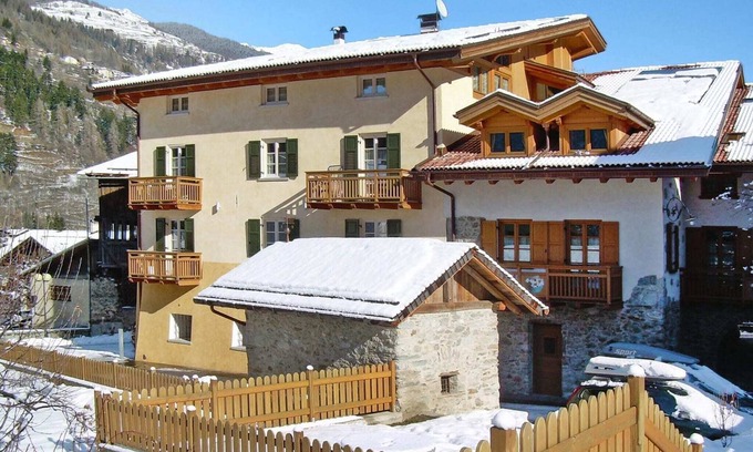 Pellizzano Apartment | Cozy Apartment in Pellizzano with Pet-Friendly Amenities