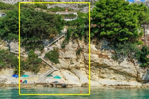 Pisak Apartment | Seaside Apartment in Pisak with Terrace & Family-Friendly Amenities