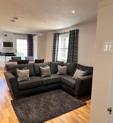 Inchmarlo Apartment | Family-Friendly Apartment in Queens Court, Banchory - Rated 9.3