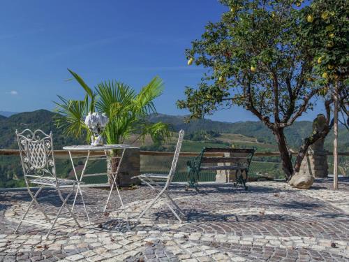 Modigliana Apartment | Tranquil Apartment with Pool in Lush Green Surroundings
