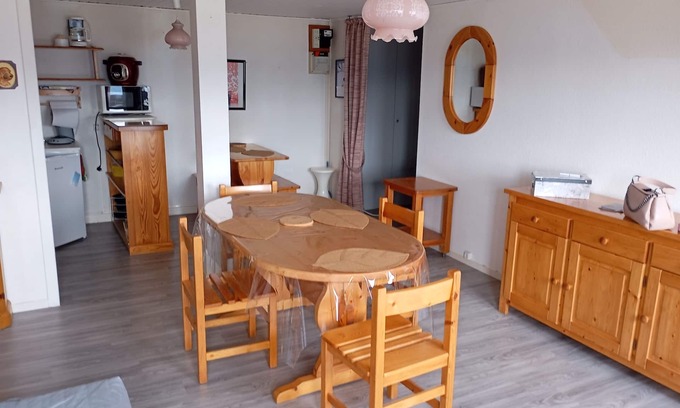 Murat-le-Quaire Apartment | Apartment in residence facing Puy de Sancy