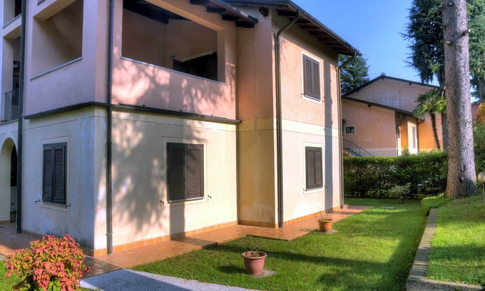 Carciano Apartment | Discover Green Paradise: Lake View, WIFI & Covered Terrace