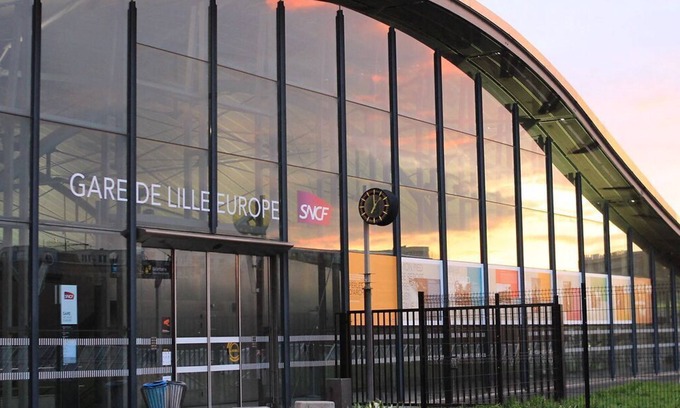 Lille Apartment | Comfortable Apartment with Balcony, Parking & Spa Access