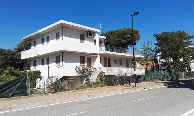 Rosolina Mare Apartment | Pet-Friendly Apartment in Rosolina Mare – 8/10 Rated Stay