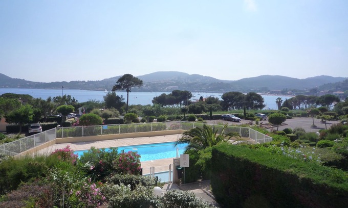 Agay Apartment | Oceanfront Apartment with Pool in Secure Residence