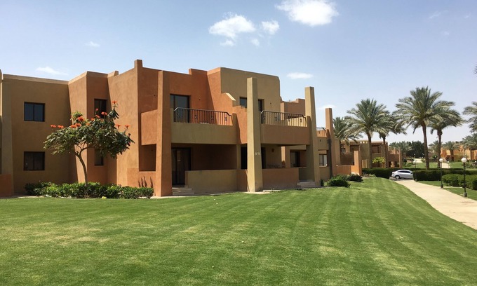 Makadi Bay House | Cozy Apartment in Stella di Mare, Hurghada with Pool
