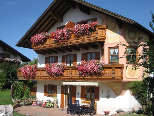 Ingenried Apartment | Inviting Apartment with Bavarian Alps Views, Rated 9.1/10