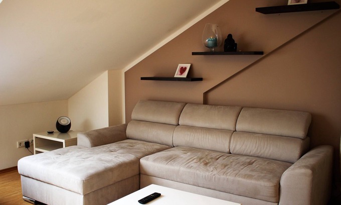 Riedenburg Apartment | Relaxing Apartment in Altmühltal with Pool & Breakfast